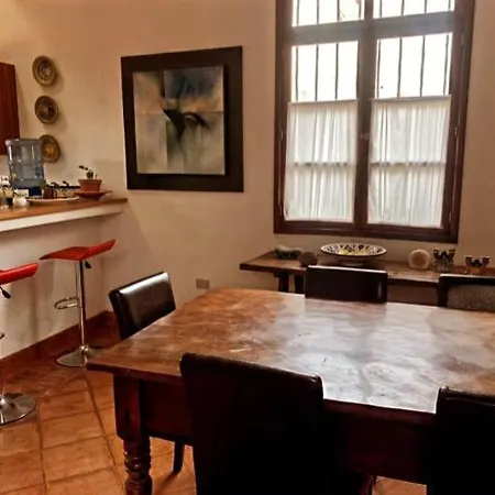 Habitacion En Linda Casa Muy Tranquila